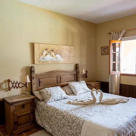 Casa Mami- A Spanish Oasis In Lajares For Families & Friends