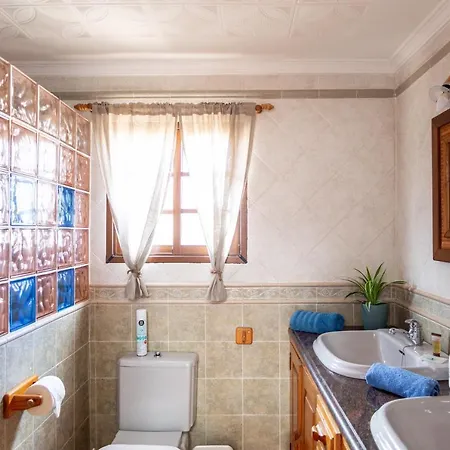 Casa Mami- A Spanish Oasis In Lajares For Families & Friends لاجاريس