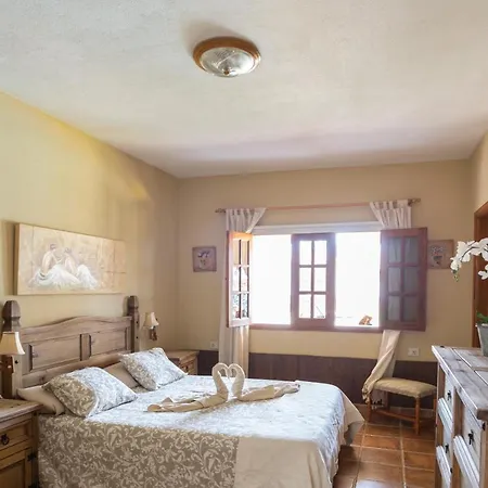 Casa Mami- A Spanish Oasis In Lajares For Families & Friends *